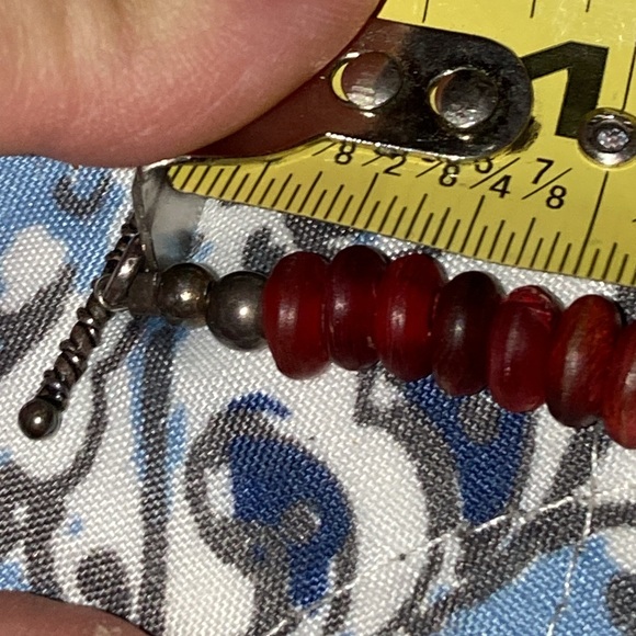 FAUX TURQUOISE NECKLACE W/ REDDISH BROWN & ANTIQUE SILVER-TONE DECORATIVE BEADS - Picture 5 of 6